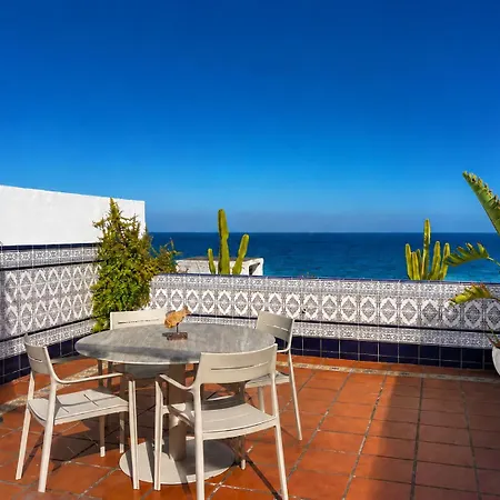 Ocean Breeze Candelaria, Terrace & Pool Apartment *